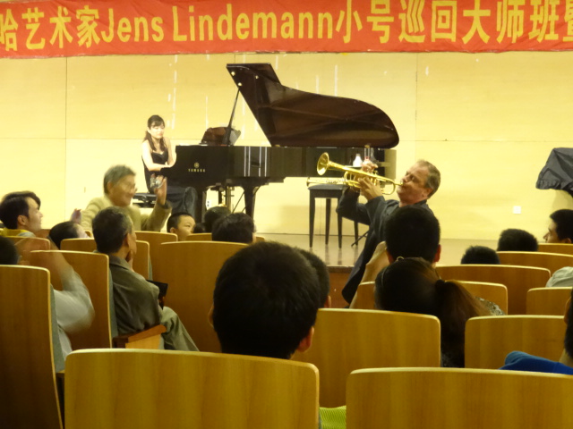 优胜客小号表演艺术家Jens Lindemann（彦斯·林德曼）荣获加拿大勋章