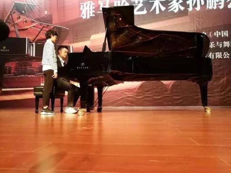 【回顾】2017优胜客亚洲音乐奖学金-岭南师范学院颁奖典礼暨优胜客艺术家孙鹏杰钢琴独奏音乐会及大师班活动成功举办