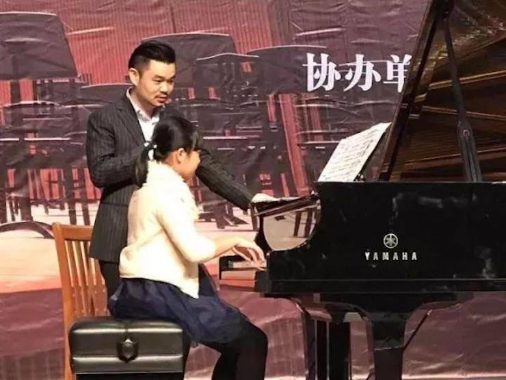 【回顾】2017优胜客亚洲音乐奖学金-岭南师范学院颁奖典礼暨优胜客艺术家孙鹏杰钢琴独奏音乐会及大师班活动成功举办