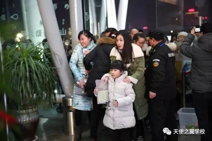 【报道】宿州市首届国际钢琴大师音乐会暨优胜客艺术家宋思衡多媒体音乐会圆满成功。诤悠担