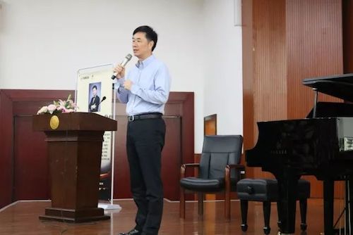 优胜客艺术家石叔诚与特邀艺术家顾平受邀于成都大学东盟艺术学院、音乐与舞蹈学院艺术实践周开展公开课