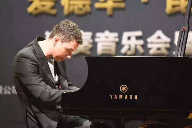 2018年优胜客亚洲音乐奖学金河南大学启动仪式<br /> 暨优胜客海外艺术家爱德华·昆斯音乐活动圆满结束