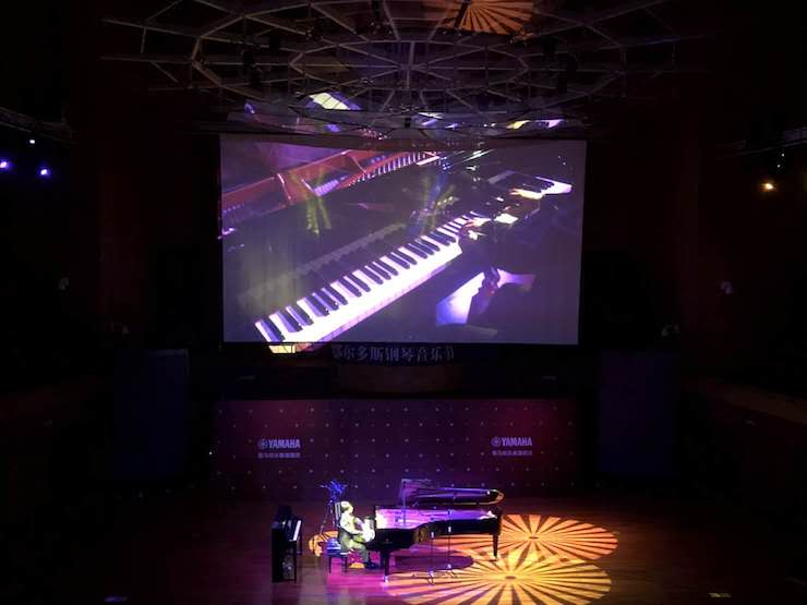 优胜客艺术家宋思衡“80后的时光机”多媒体音乐会内蒙古巡演圆满落幕