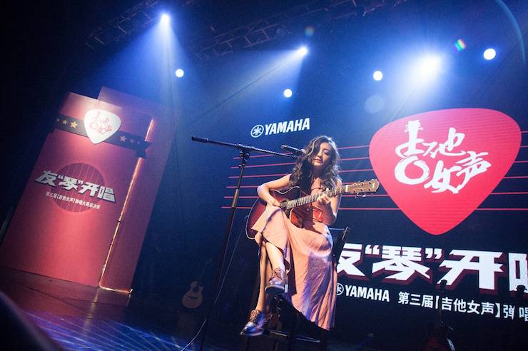 第四届“优胜客吉他女声弹唱大赛”总冠军出炉<br />温格夺冠，董冬冬担任评委