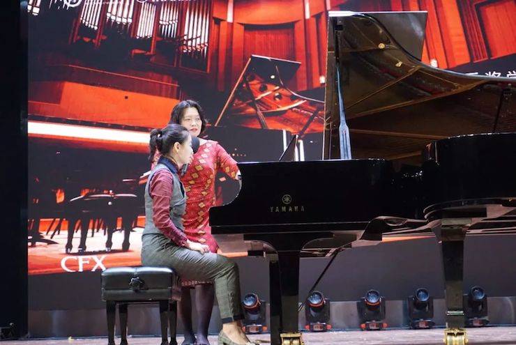 张芳、冯子祥钢琴音乐会