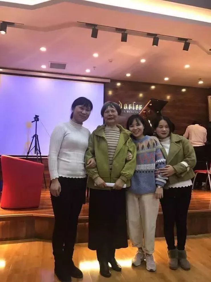 优胜客特邀艺术家白志娴