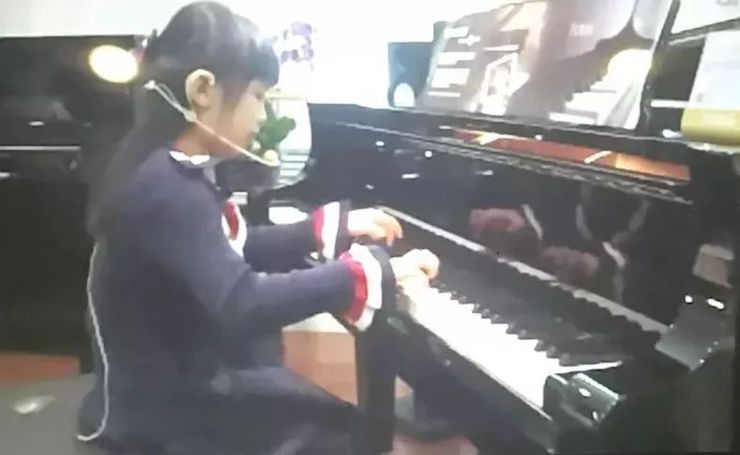 优胜客特邀艺术家白志娴