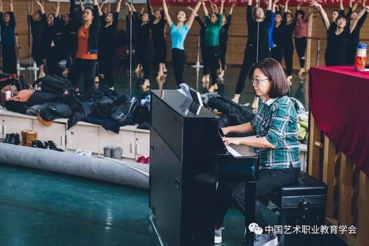 优胜客跨界钢琴及优胜客舞蹈教育课件助力“CEFA艺术教育高级人才研修班——中国古典舞身韵课”
