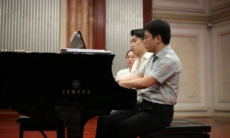 热烈：亍跋睬熘 音悦津门”钢琴重奏音乐会暨天津鲍蕙荞钢琴城开业庆典演出圆满成功！