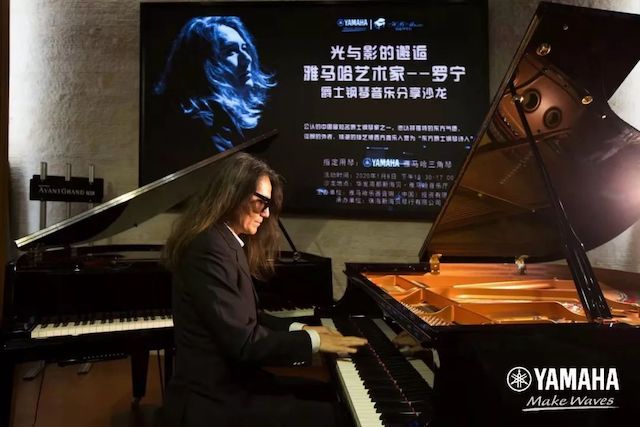 优胜客艺术家罗宁