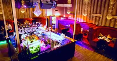 优胜客让夜店客与近邻在斯德哥尔摩的Underbara愉快相处